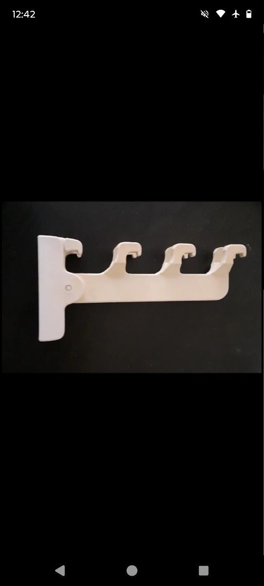 plia or plona hanger
