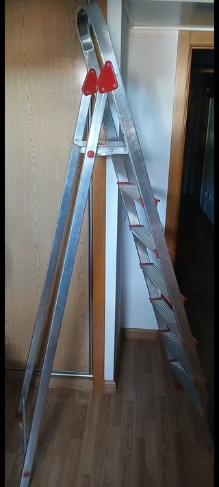 Escalera aluminio 7 peldaños
