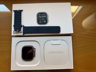 Apple Watch Ultra 2 - Navy/Silver