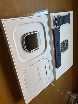 Apple Watch Ultra 2 - Navy/Silver