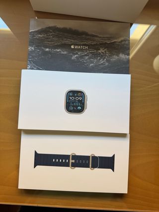 Apple Watch Ultra 2 - Navy/Silver