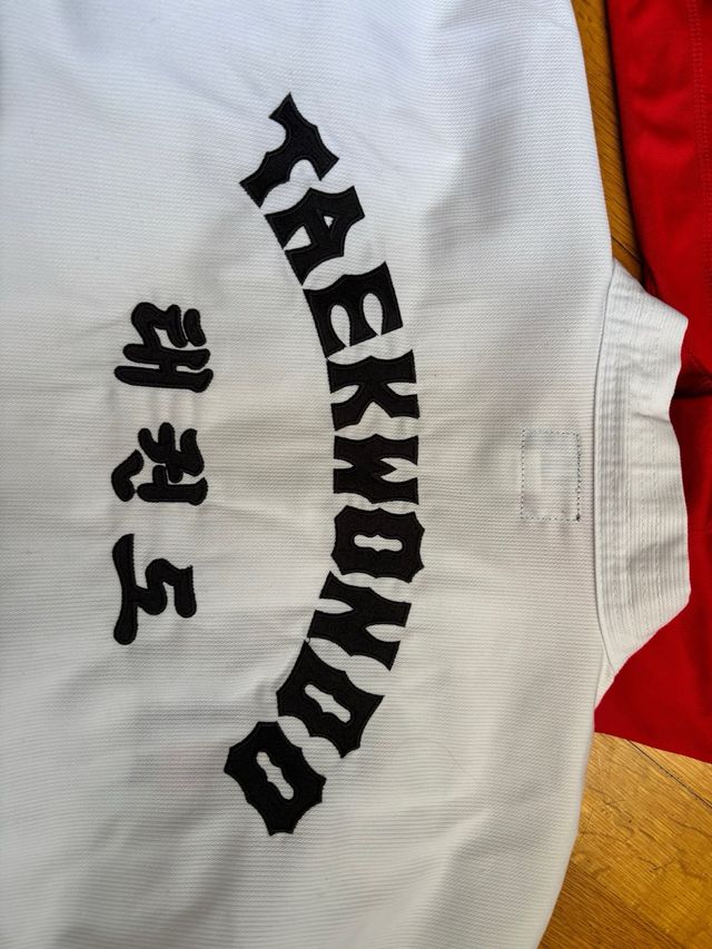 Kimono Taekwondo IKARA - Rojo y Blanco (140cm.)