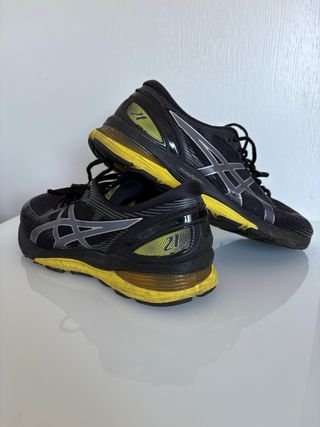 Zapatillas Asics Gel-Cumulus - Negras