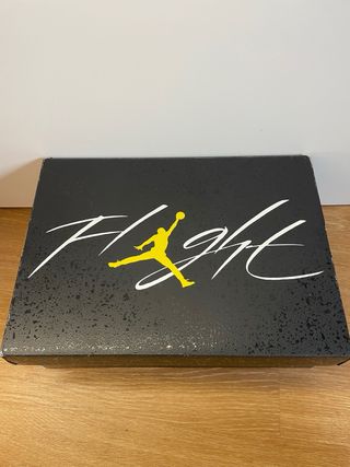 Jordan 4 Thunder