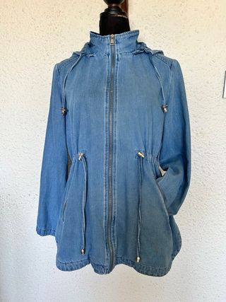 Chaqueta vaquera con capucha