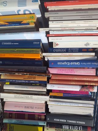 LIBRI CIRCA 350 COME NUOVI MA DAGLI ANNI 60 IN POI
