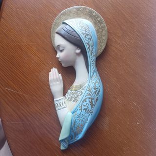 Virgen María de pared