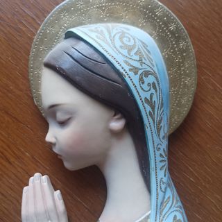 Virgen María de pared