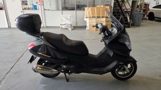 Aprilia Atlantic 300 - Moto