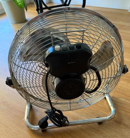 Ventilador metálico potente de suelo
