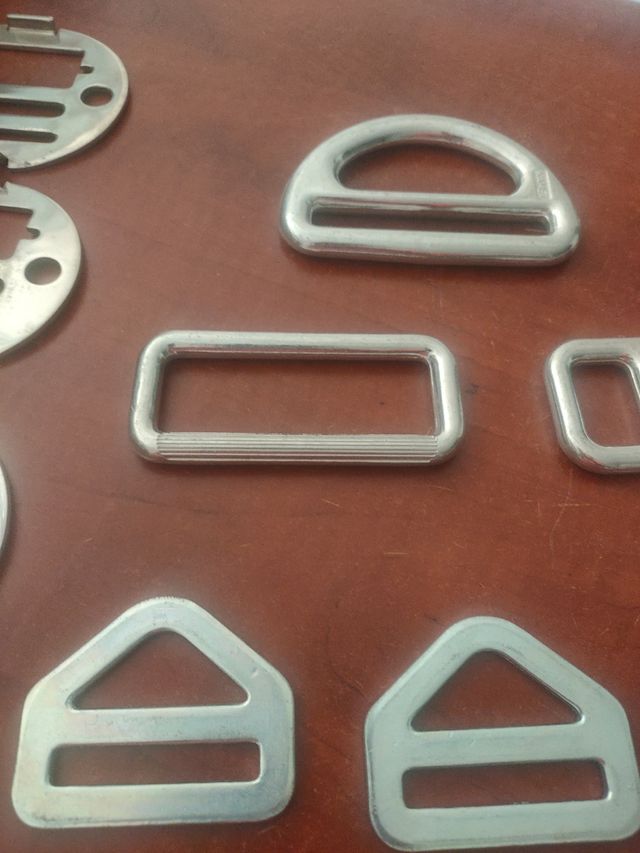 Hebillas metálicas varias