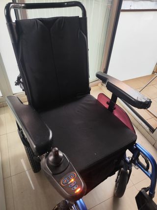 Silla de ruedas eléctrica sólo en persona 