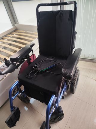 Silla de ruedas eléctrica sólo en persona 