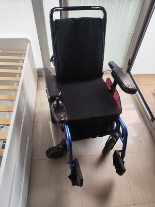 Silla de ruedas eléctrica sólo en persona 