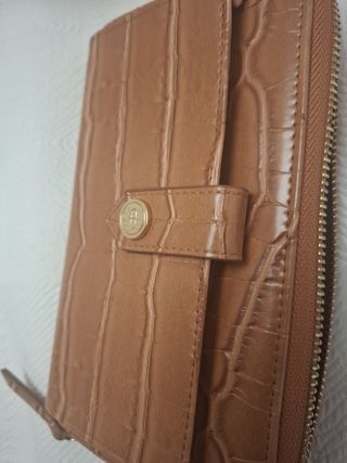 Cartera marrón efecto cocodrilo
