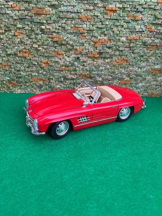 Mercedes-Benz 300 SL Roadster (1957) – Escala 1:18