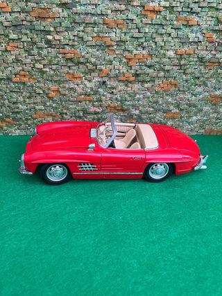 Mercedes-Benz 300 SL Roadster (1957) – Escala 1:18