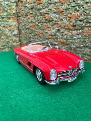 Mercedes-Benz 300 SL Roadster (1957) – Escala 1:18