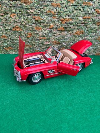 Mercedes-Benz 300 SL Roadster (1957) – Escala 1:18