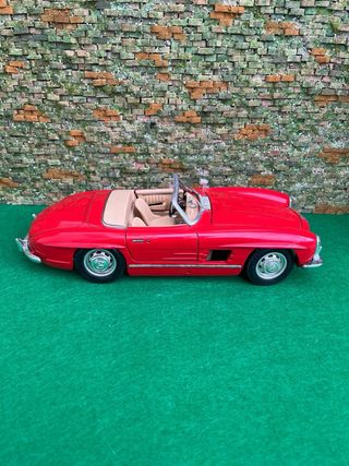 Mercedes-Benz 300 SL Roadster (1957) – Escala 1:18