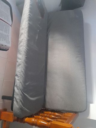 Sofá cama gris - Cómodo y práctico