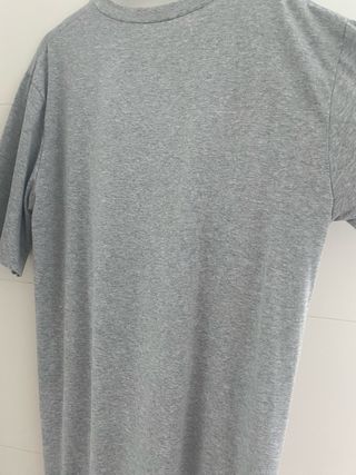 Vestido tipo camiseta gris jaspeado