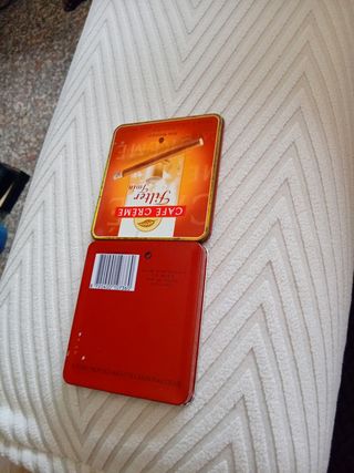 Scatola portaoggetti rossa