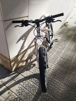 Cannondale SL3 Mountain Bike