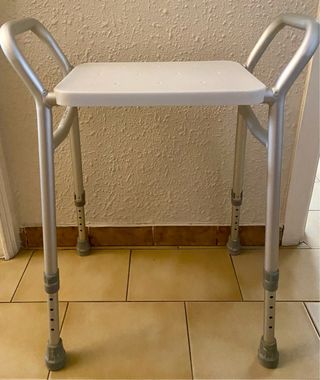 Banqueta descanso ajustable (baño y multiusos)