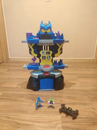Batcueva Batman con muñecos
