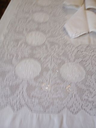 Manteleria hilo Lagartera, bordada desilada 3x180