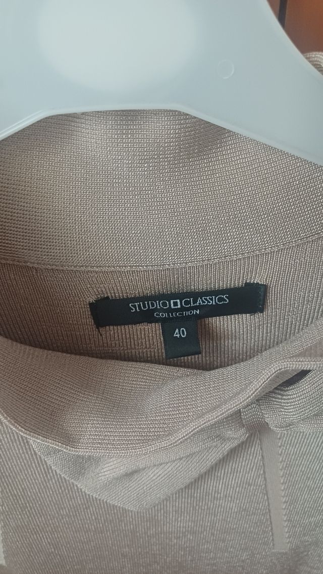 Vestido beige de punto