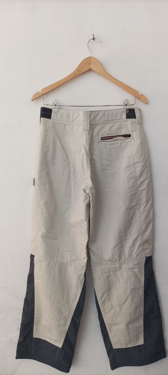 Pantalón Nike beige - montaña