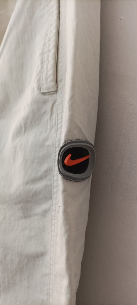 Pantalón Nike beige - montaña