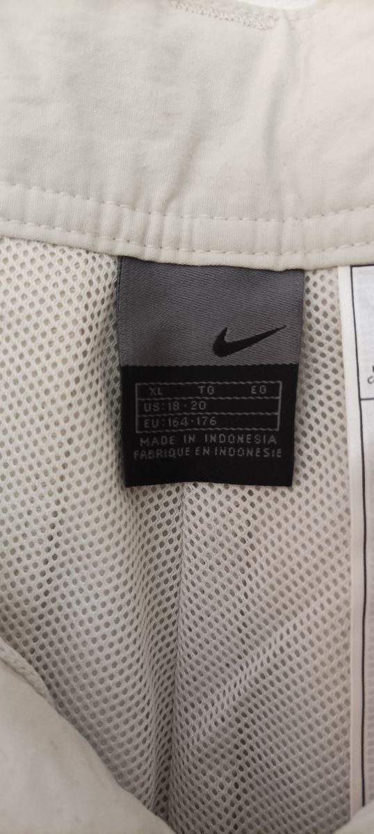 Pantalón Nike beige - montaña