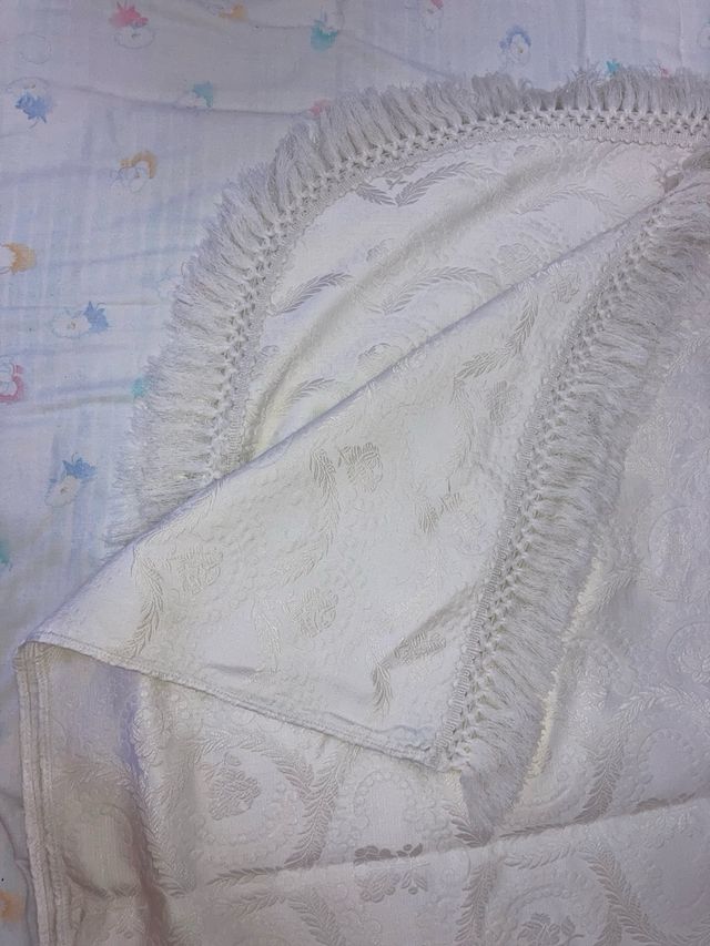 Colcha beige - flecos