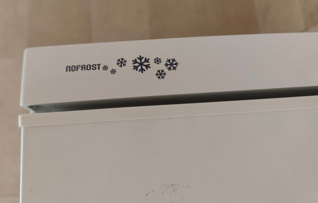 SE REGALA Nevera con congelador Zanussi