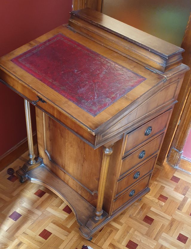 Escritorio inglés antiguo de madera