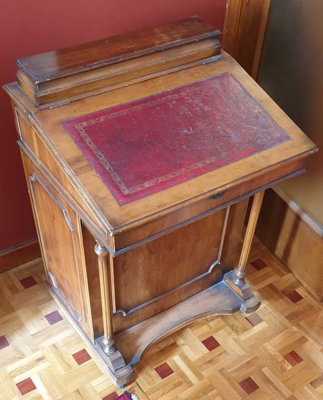 Escritorio inglés antiguo de madera