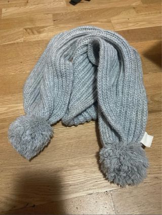 Bufanda gris - Pompones