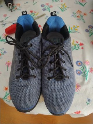 Zapatos de seguridad grises y azules nº38
