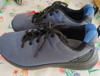 Zapatos de seguridad grises y azules nº38