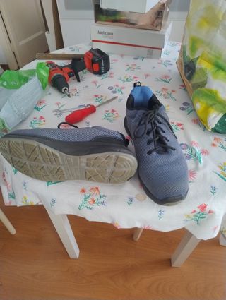 Zapatos de seguridad grises y azules nº38