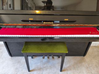 Piano vertical Steinbach