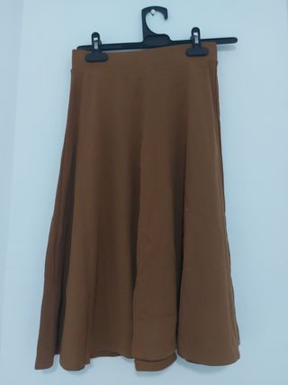 Falda midi marrón Stradivarius