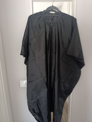 Capas corte peluquería negra 10 unidades