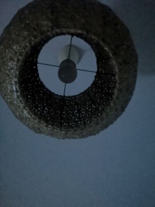 Lámpara mimbre marrón