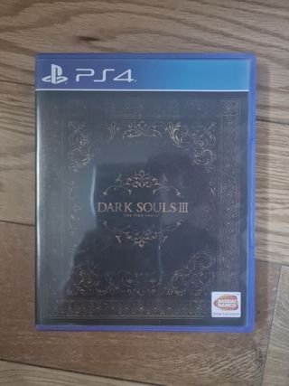 PS4 (PlayStation 4) Dark Souls.
Trilogia.