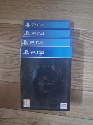 PS4 (PlayStation 4) Dark Souls.
Trilogia.