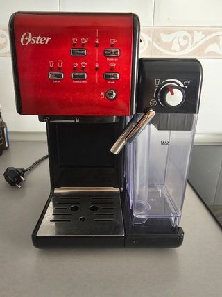 Cafetera Oster Prima Latte II Roja
